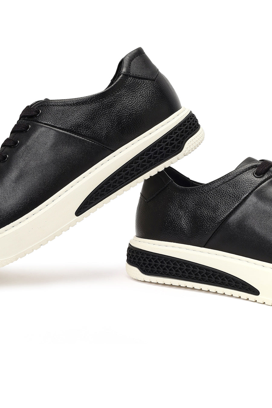 Men's Black Lace-Up Thick-Soled Leather Sneaker