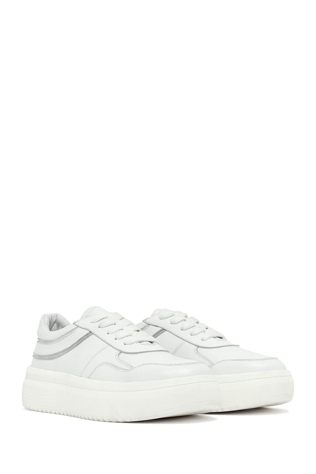 Kadın Beyaz Bağcıklı Kalın Tabanlı Deri Sneaker