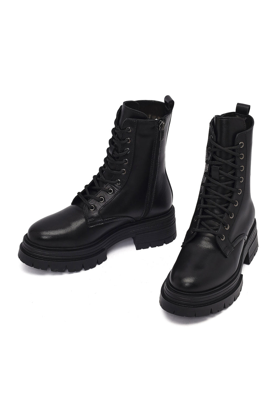 Woman Black Zippered Thick Sole Leather Postal Boots
