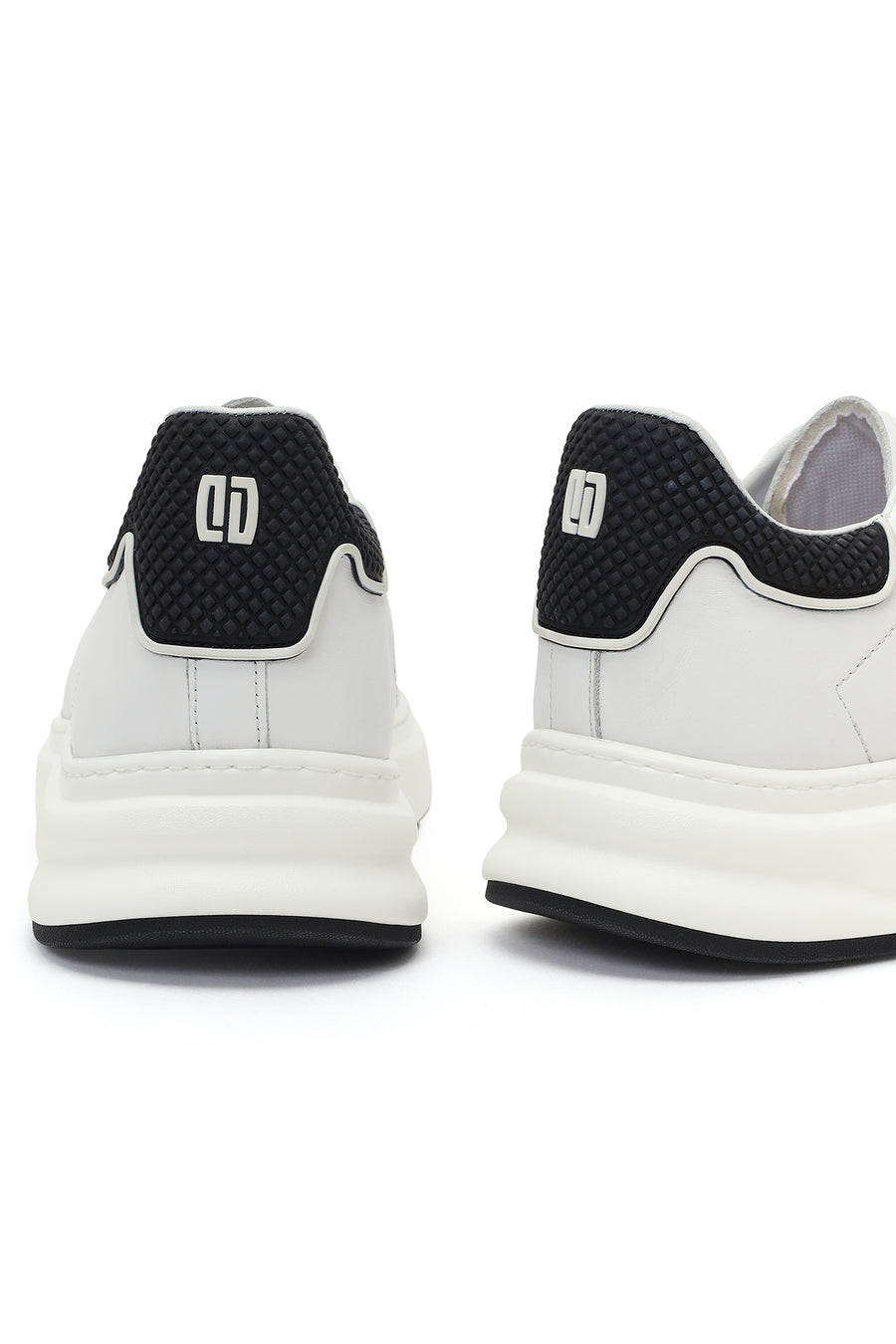 Erkek Beyaz Bağcıklı Kalın Tabanlı Deri Sneaker
