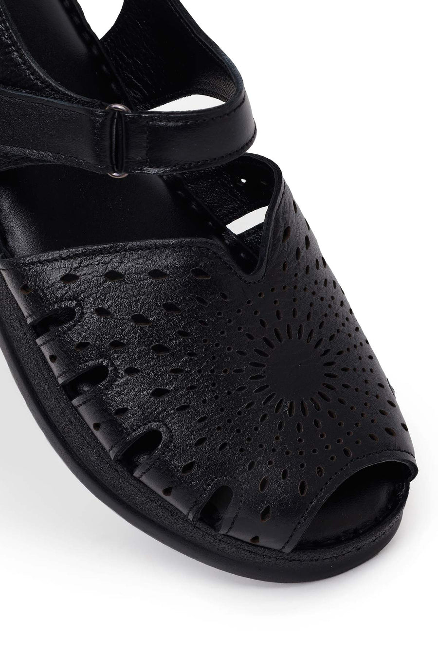 Woman Black Patterned Thick-Soled Leather Comfort Sandal