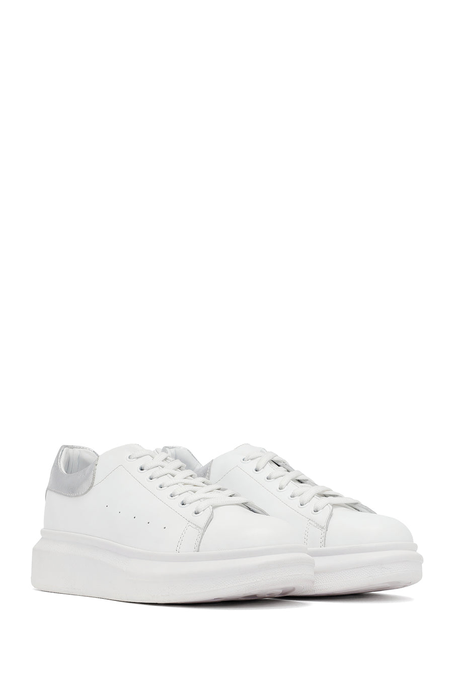 Kadın Beyaz Bağcıklı Kalın Tabanlı Deri Sneaker